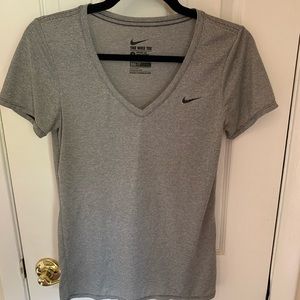 Nike dri-fit workout top. Like new!